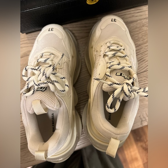Balenciaga Triple S EUC - Picture 3 of 4